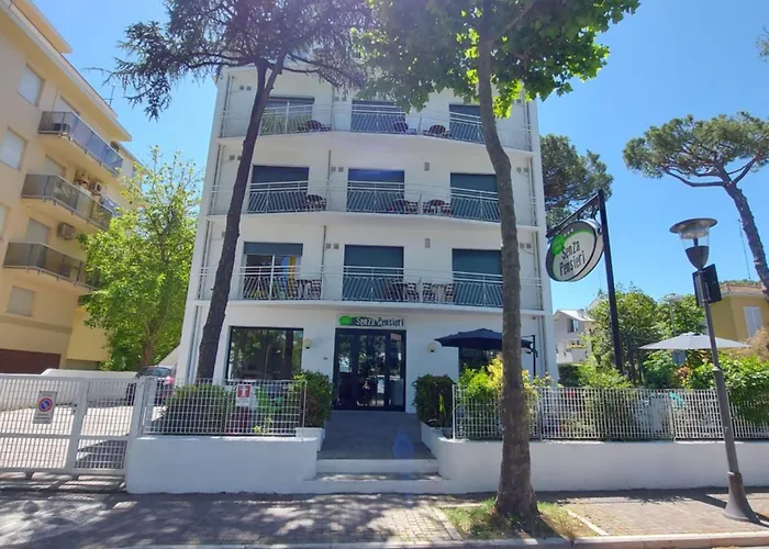 Albergo centrale: Hotel Senza Pensieri Riccione