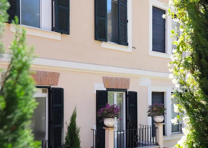 Self Catering: Best Western Ars Hotel