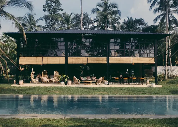 PALM Hotel