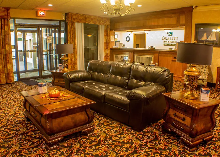 Romantic hotel: Quality Inn & Suites Erie Near Casino
