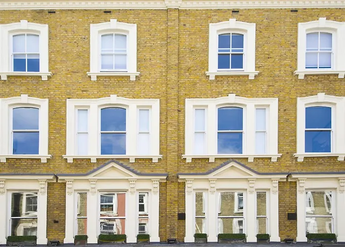 Hotel with view: London Court Hotel