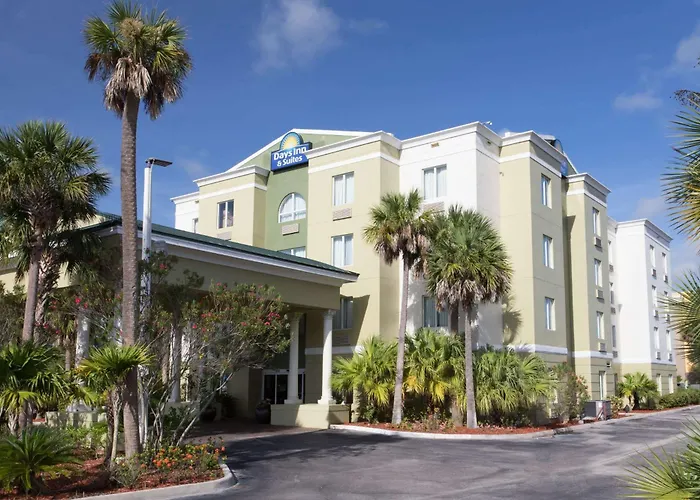 Days Inn & Suites By Wyndham Fort Pierce I-95