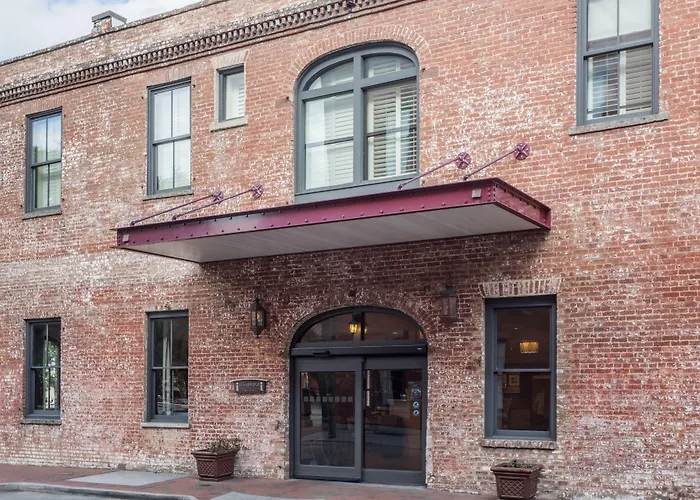 Golf hotel: Staybridge Suites Savannah Historic District By Ihg