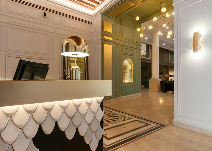 Hoteles con Jacuzzi Eugenia De Montijo