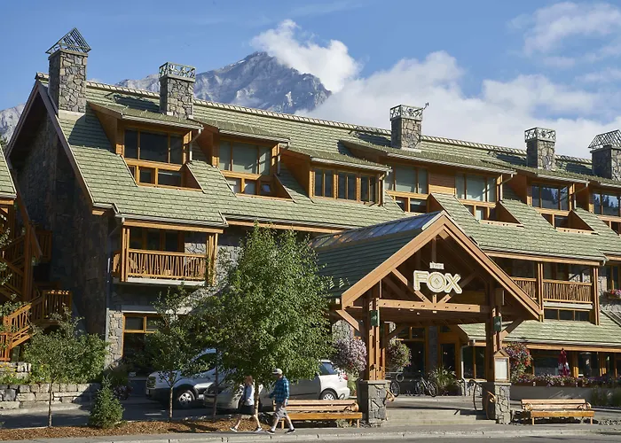 5 star hotel: Fox Hotel And Suites