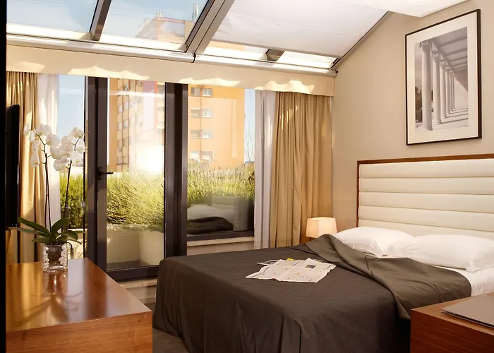 Hotel 5 Estrellas Atrium