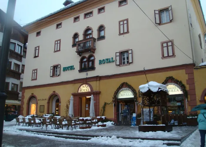  Royal Cortina