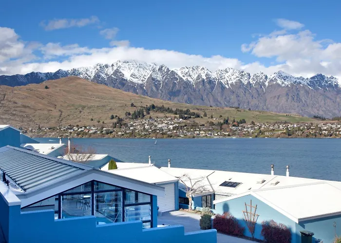 Spinnaker Bay Apartments
