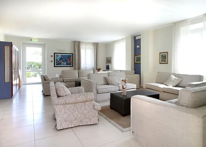 Hotel con tennis: Arianna Hotel