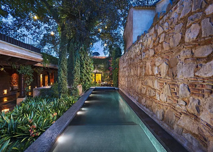 Luxury hotel only: El Convento Boutique Hotel