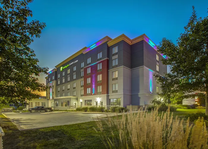 Central hotel: Holiday Inn Express & Suites - Woodstock, On Canada