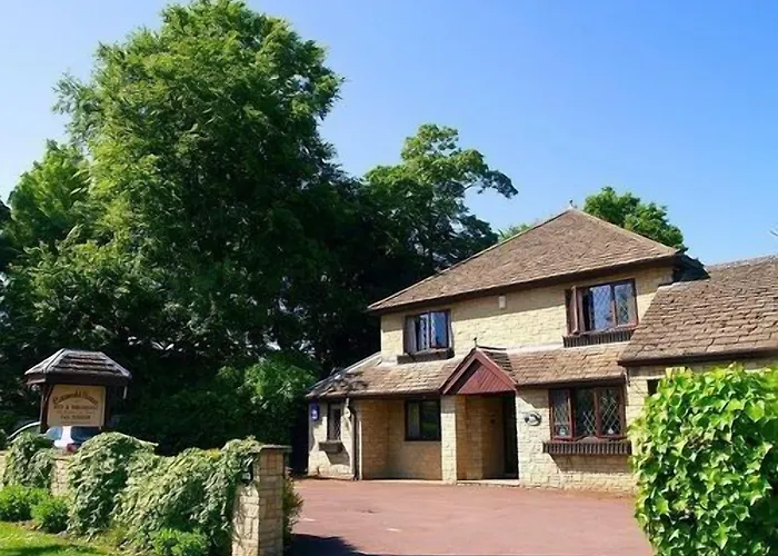  Cotswold House