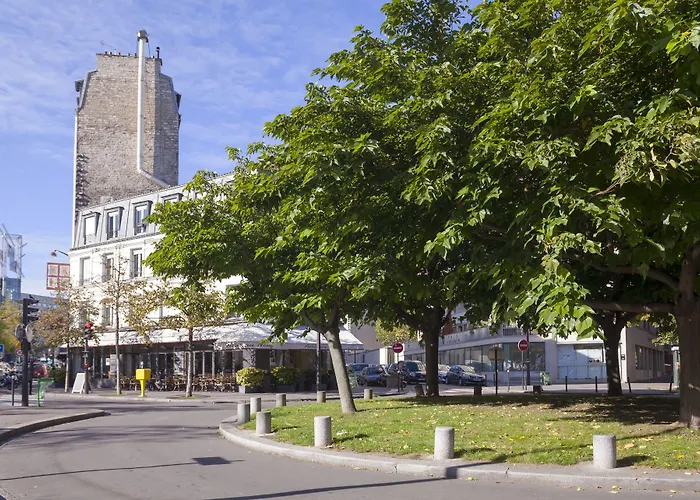 De La Place Des Alpes