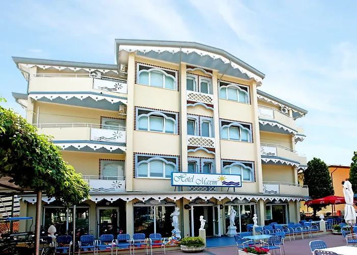 Hotel with Tennis: Hotel Maxim