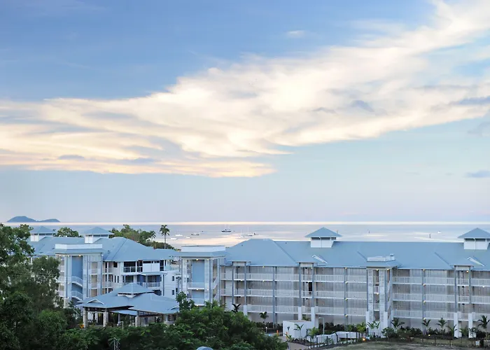 Hotel with Tennis: At Boathaven Bay Holiday Apartments