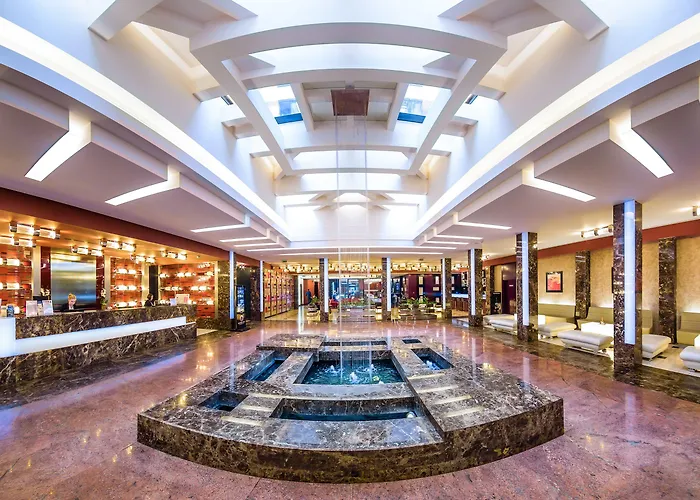 Beach hotel: Grand Majestic Hotel Prague