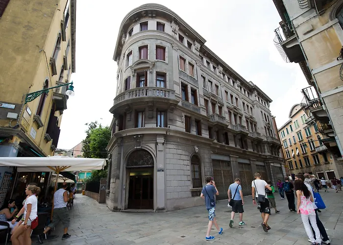 Hotel: Ostello Domus Civica