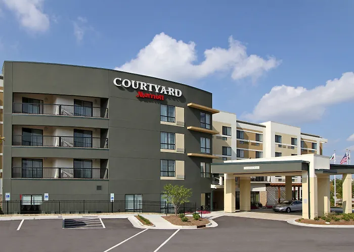 Resort: Courtyard By Marriott Raleigh North/Triangle Town Center
