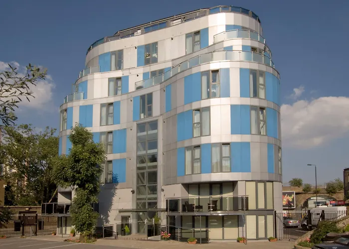 Vacation rental: Lr London Apartments - Battersea Park