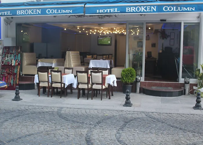 Hôtel avec vue: Hotel Broken Column