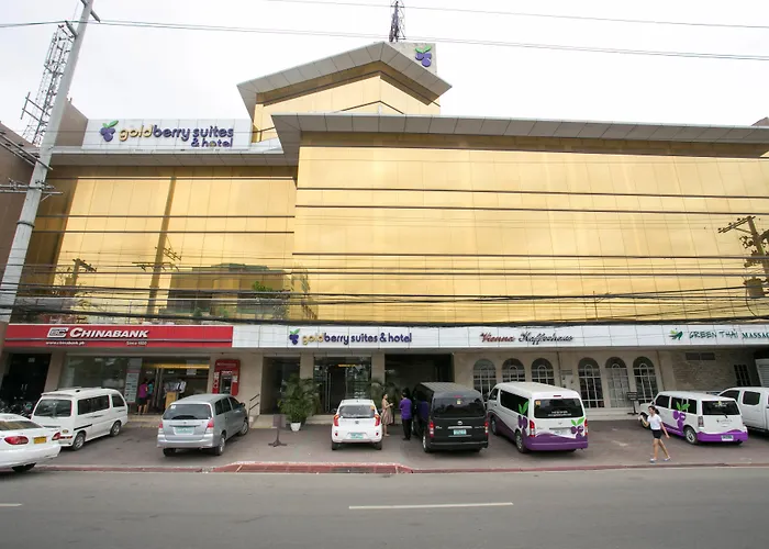 Сity center hotels Goldberry Suites & Mactan