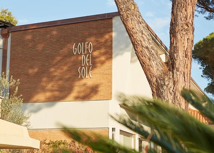 Golfo Del Sole & Holiday