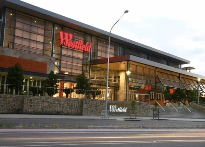 Hotel near College: Chermside Court Motel