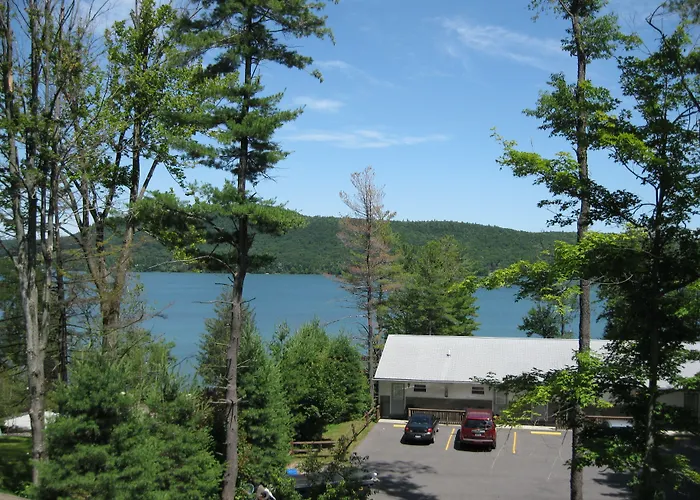 Lake 'N Pines