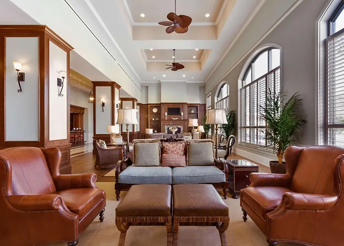 Beach hotel: Embassy Suites Savannah Historic District