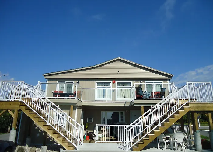 B&B only: Bayside Inn & Waterfront Suites