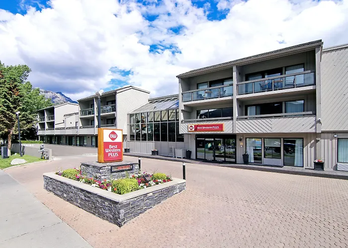 Best Western Plus International Lodge