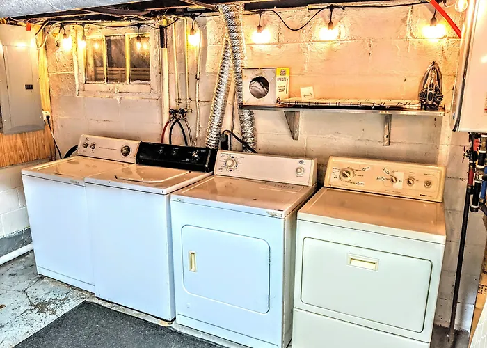 Hotel near College: The Wayfaring Buckeye Hostel