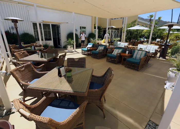 Hotels With Four Stars Pavilion