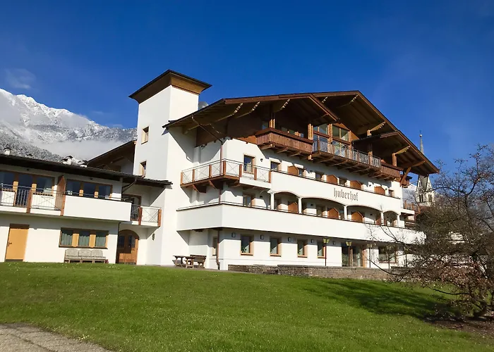 Hotel with Tennis: Hotel Huberhof