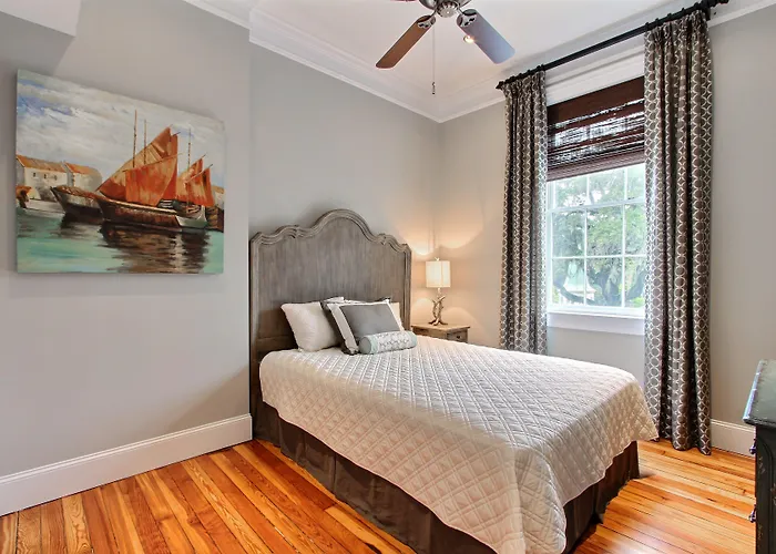 Suites At Bay