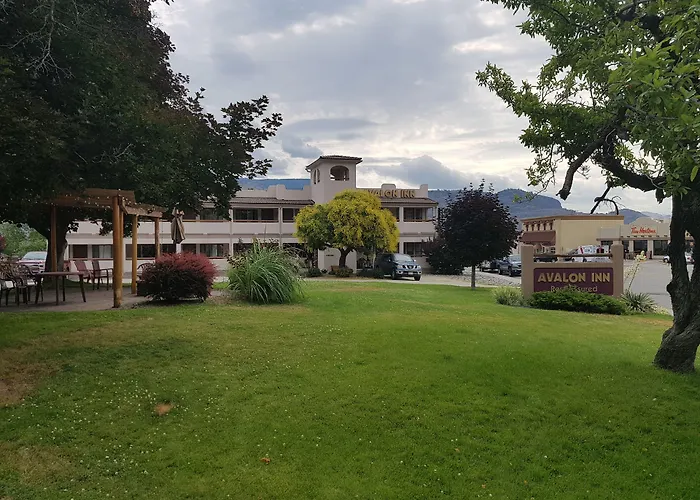 Central hotel: Avalon Inn