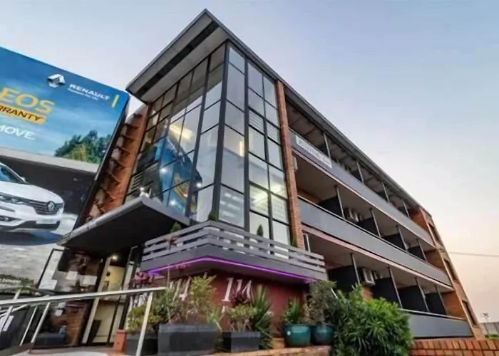 Kingsford Riverside Inn