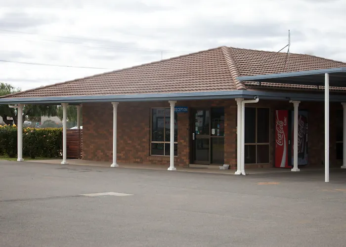 Highway Inn Motel