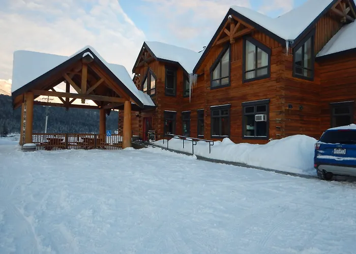 Villa: Basecamp Lodge Golden