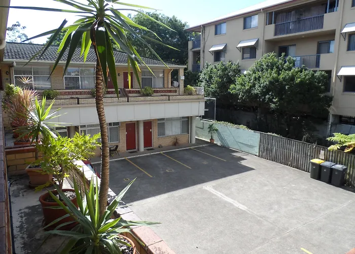Paramount Motel