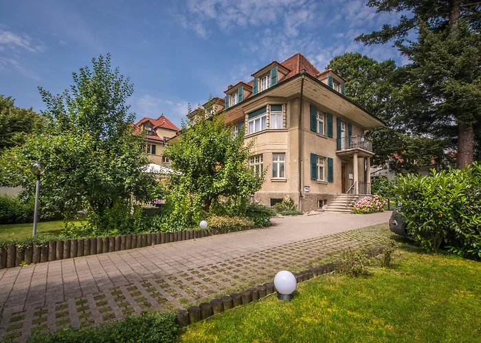 3 star hotel: Max Aviation Villa & Apartments