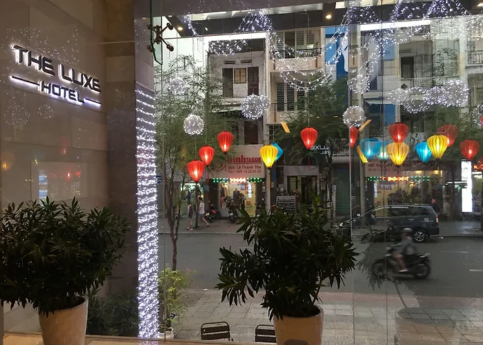 Hotel near College: The Luxe Hotel Saigon