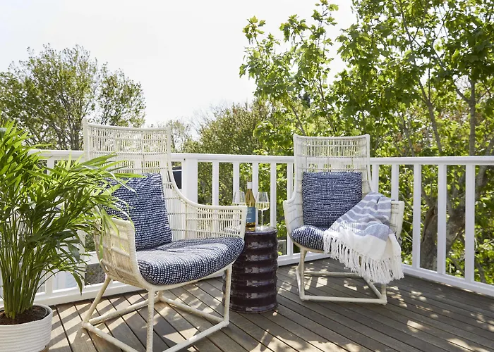 Hotels Close to Airport Christopher, The Edgartown Collection