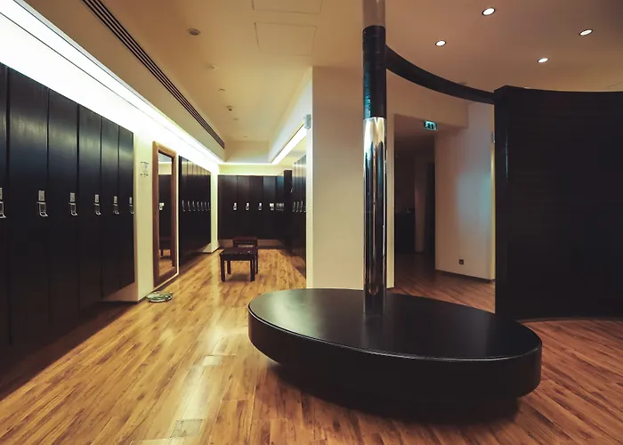 Hotel: Shangri-La Apartments