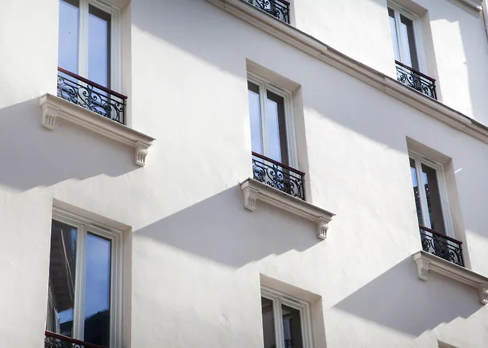 Luxury hotel only: Le Mireille