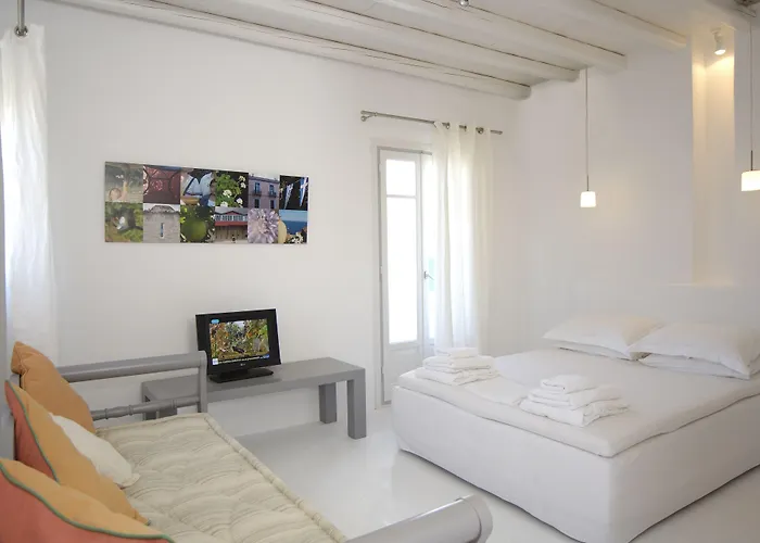 Kapetan Tasos Suites