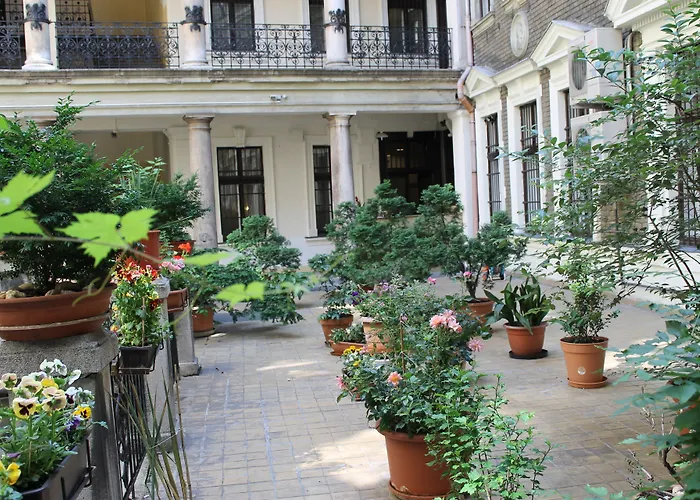 Bed and Breakfast Omega Guesthouse Budapest