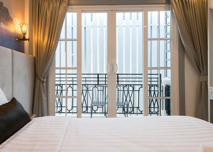 Luxury hotel only: White Ivory Bed And Breakfast