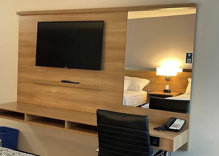 Central hotel: Microtel Inn & Suites By Wyndham Sudbury