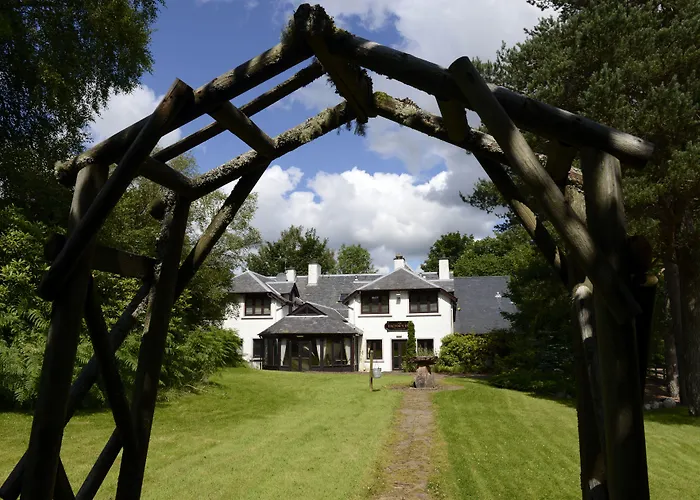 Pet Friendly hotel: The Factor'S Inn & Factor'S Cottage
